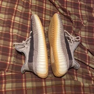 Yeezy 350 Zion (no box) (size 9.5)